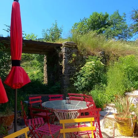 Lüks kamp alanı La Ferme De Chenevier, La Roulotte Fleurie 2/4pers *