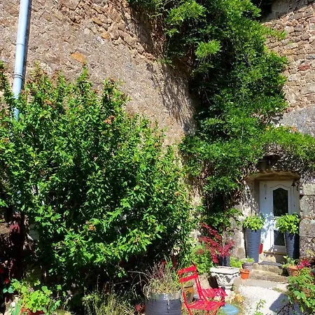 La Ferme De Chenevier, La Roulotte Fleurie 2/4pers