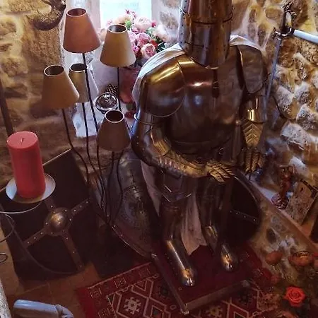La Ferme De Chenevier, La Roulotte Fleurie 2/4pers