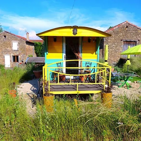 La Ferme De Chenevier, La Roulotte Fleurie 2/4pers Saint-Victor (Ardeche)