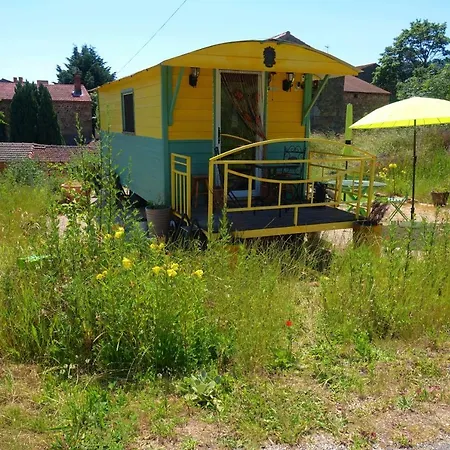 La Ferme De Chenevier, La Roulotte Fleurie 2/4pers *