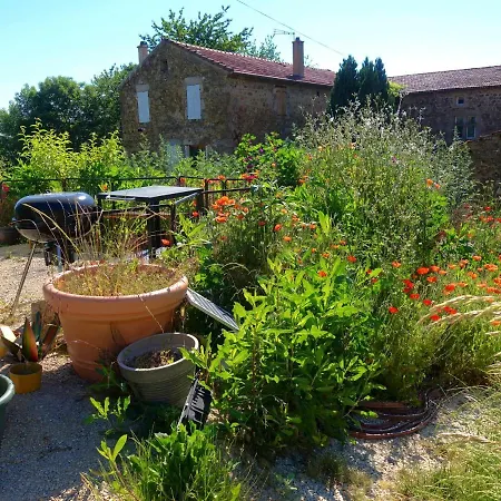 La Ferme De Chenevier, La Roulotte Fleurie 2/4pers *