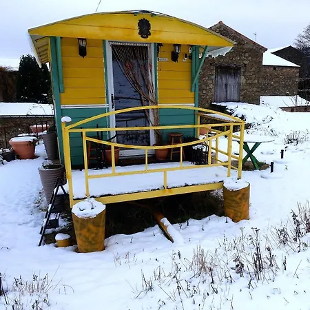 La Ferme De Chenevier, La Roulotte Fleurie 2/4pers Campismo de Luxo